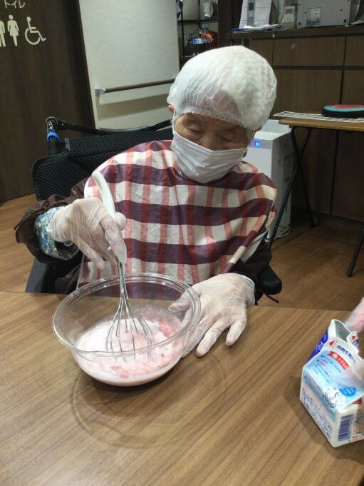 6月の行事はパフェ作り🍨